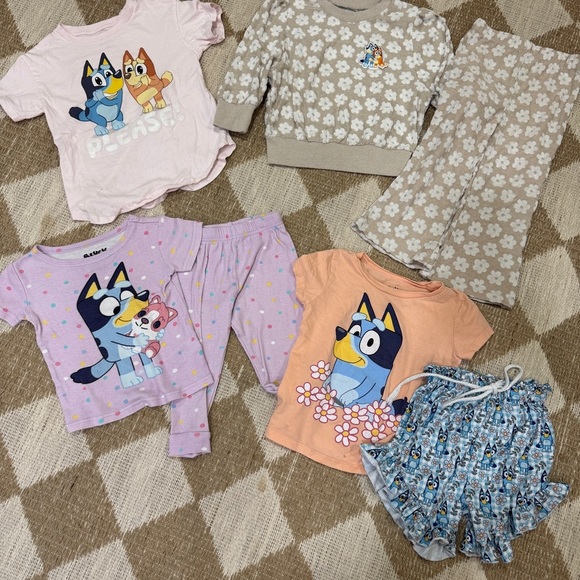 Bluey Lot Bundle set long sleeve tee pajamas tshirt shorts daisy bingo toddler - Picture 2 of 7